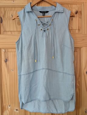Ellen Tracy Light Colored Denim Lace-Up Sleeveless Tunic Shirt Size Medium